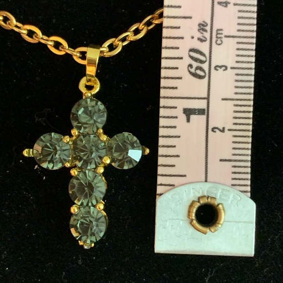 Cross Pendant Necklace - Picture 2 of 4